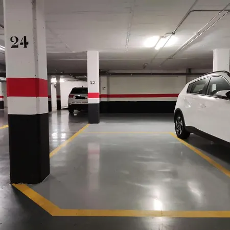 Centro Con Parking Privado דירה *