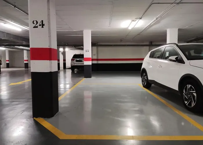 Centro Con Parking Privado Апартаменты *